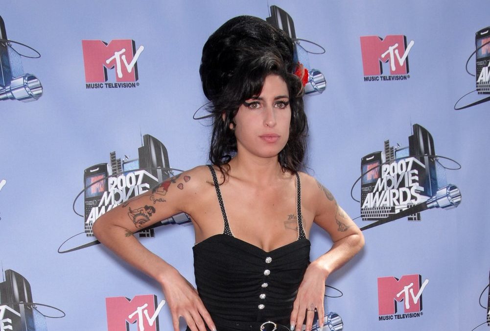 Familie bringt ein Buch über Amy Winehouse heraus