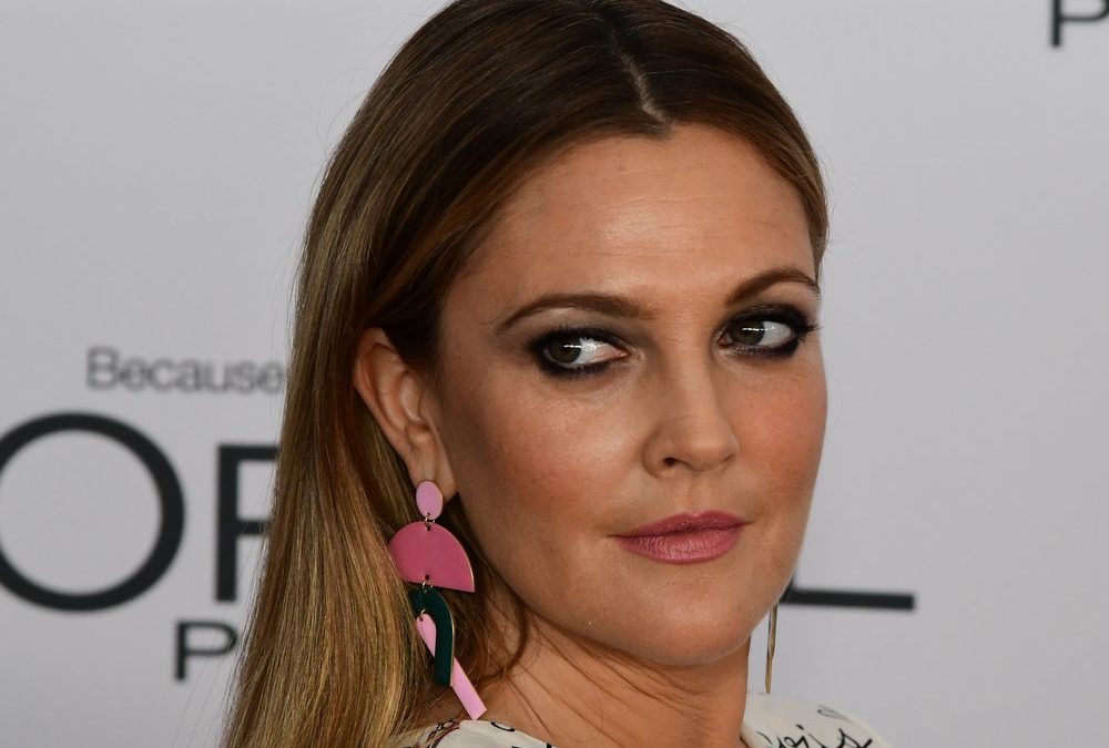 Drew Barrymore entschuldigt sich tränenreich für Talkshow-Comeback