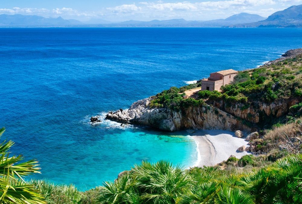 Strand-Urlaub im Herbst: So weit müssen Sonnenhungrige nicht reisen