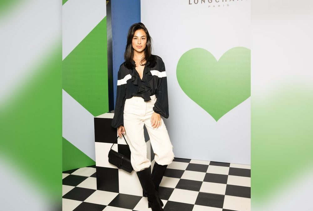 „GNTM“-Star Kim Hnizdo: Lässiger Auftritt in Paris