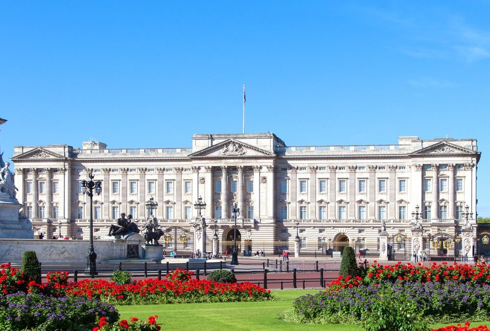 Beim Buckingham Palast: Polizei nimmt Eindringling fest