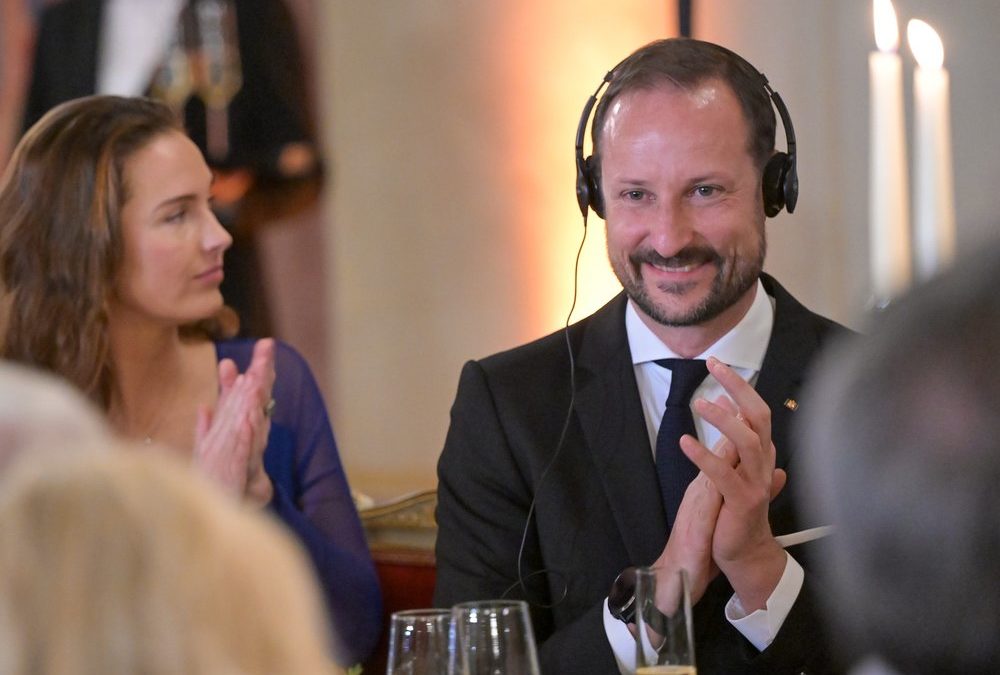 Kronprinz Haakon amüsierte beim Dinner in München – in Mundart