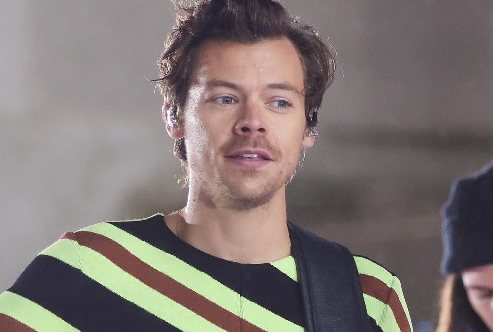 Fans trauern um seine Locken: Harry Styles überrascht mit neuem Look