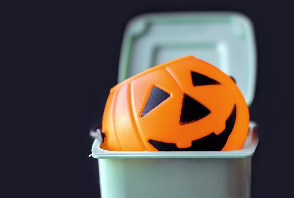 Nach der Halloween-Party: Die Gruseldekoration richtig entsorgen