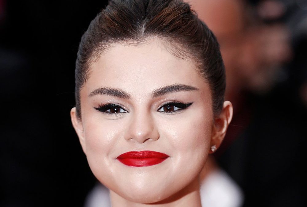 Selena Gomez überall: US-Star posiert auf gleich zwei „Vogue“-Covern