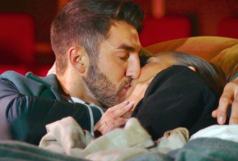 „Die Bachelors“:  Erster Kuss und erste Fremdrosen