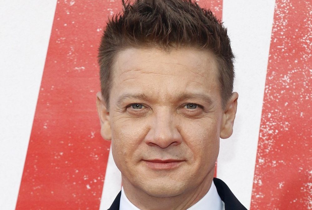 „Wichtig“: Genesener Jeremy Renner ist wieder Schneepflug gefahren