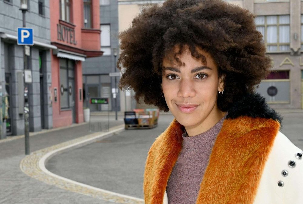 Ex-„GNTM“-Kandidatin Pauline Afaja stößt fest zu „GZSZ“