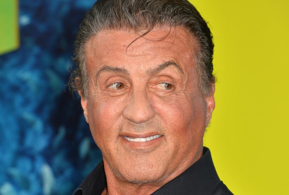 Erster „The Family Stallone“-Trailer: Sylvester Stallone trifft Papst