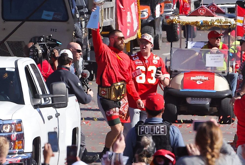 Travis Kelce „untröstlich“ nach Schießerei bei Chiefs-Siegesparade