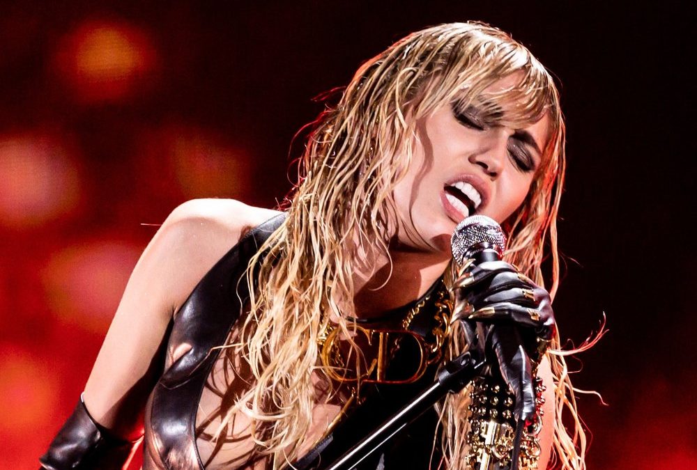 Grammy Awards 2024: Miley Cyrus soll mit „Flowers“ auftreten