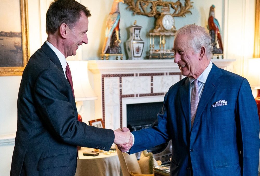 Inmitten der Krebsbehandlung: König Charles III. zurück bei der Arbeit