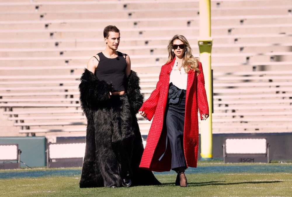 „Germany’s next Topmodel“-Catwalk: Busenblitzer im Football-Stadion