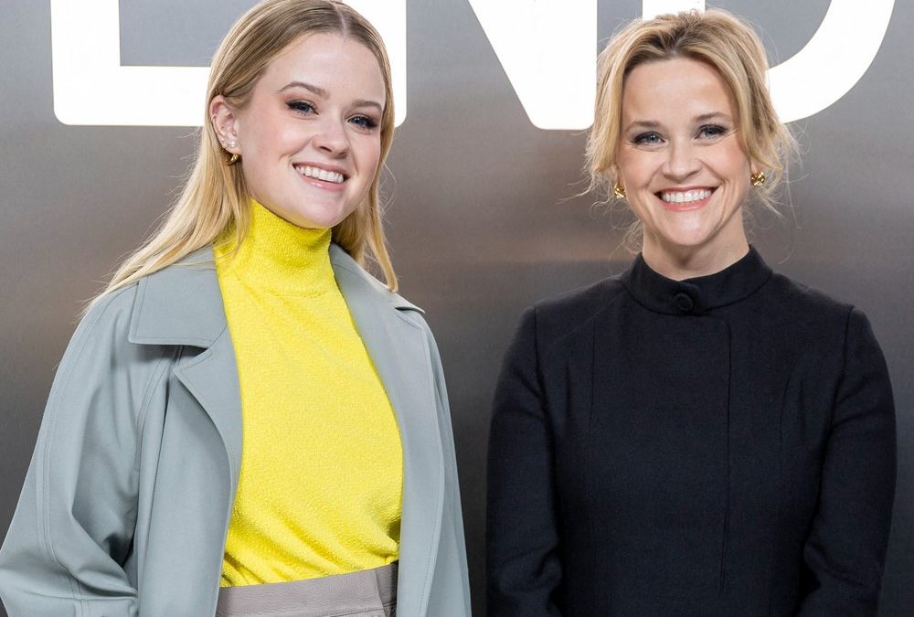 „Friends“: Reese Witherspoons Tochter schlief auf Central-Perk-Sofa
