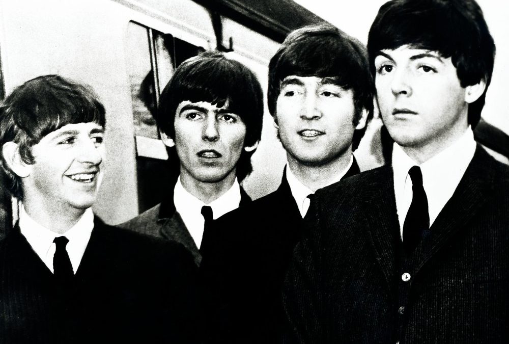50 Jahre verschwunden: Jetzt wird John Lennons Gitarre versteigert