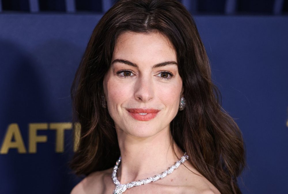 Anne Hathaway musste beim Casting zehn Männer küssen