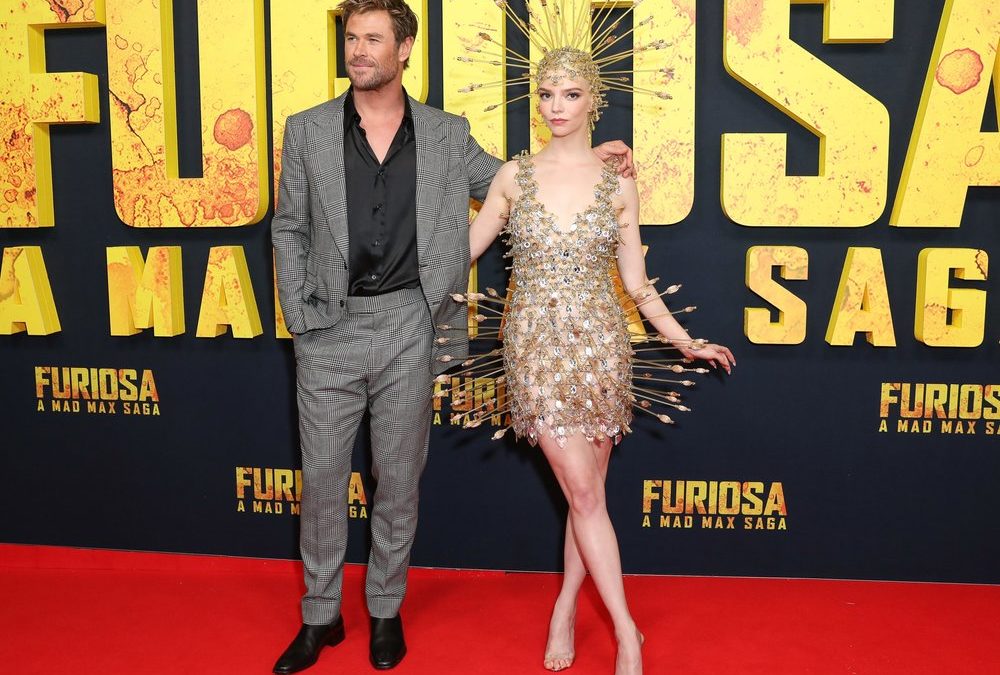 Stacheliger Look: Anya Taylor-Joy überrascht mit diesem Vintage-Outfit