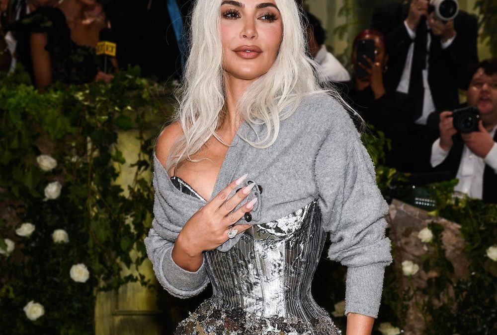 Atmen als Kunstform: Kim Kardashian gibt Einblick in Met-Gala-Auftritt