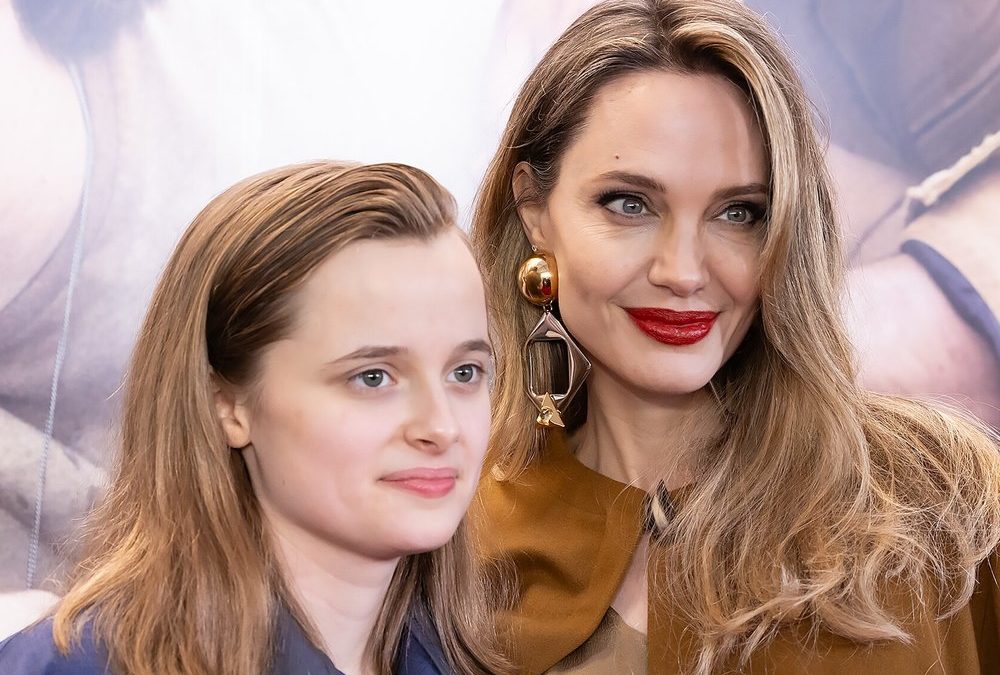 Vivienne unterstützt ihre Mutter Angelina Jolie bei TV-Auftritt