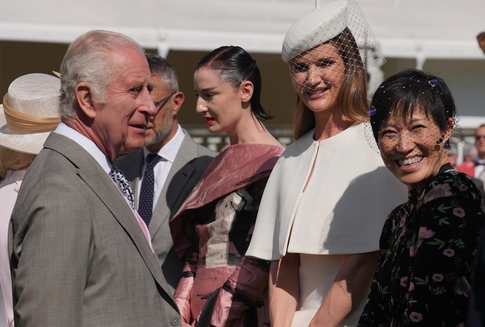 König Charles III. lädt zu stargespickter Gartenparty