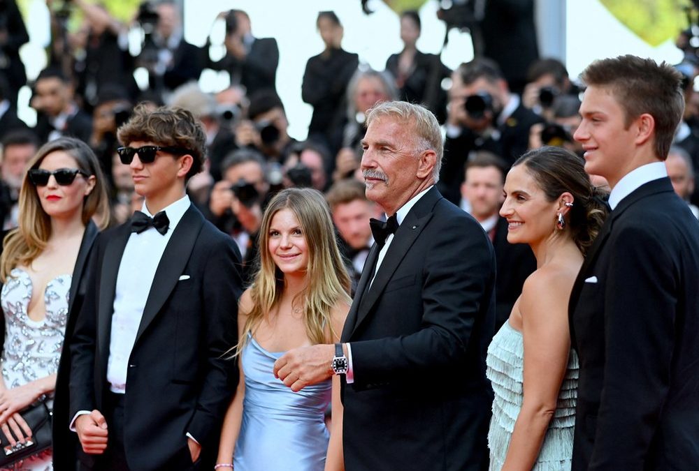 Kevin Costner: Mit Tränen, Kindern und Schnauzer in Cannes