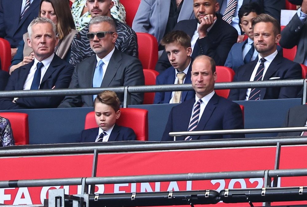 Prinz George mit Papa William beim FA-Cup-Finale im Wembleystadion
