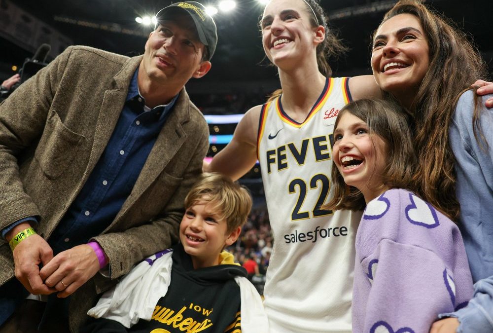 Überraschung! Ashton Kutcher und Mila Kunis zeigen sich mit ihren Kids