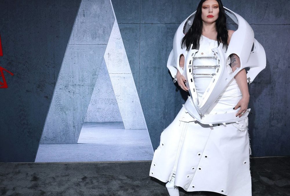 Lady Gagas neues Kultkleid: Jetzt trägt sie Autoteil statt Fleisch