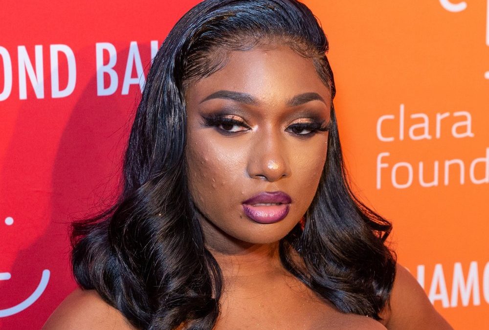Nach KI-Sextape: Megan Thee Stallion bricht live in Tränen aus