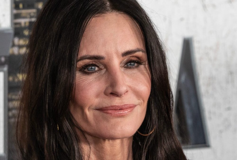 Nach 40 Jahren: Courteney Cox stellt Tanz aus Springsteen-Video nach