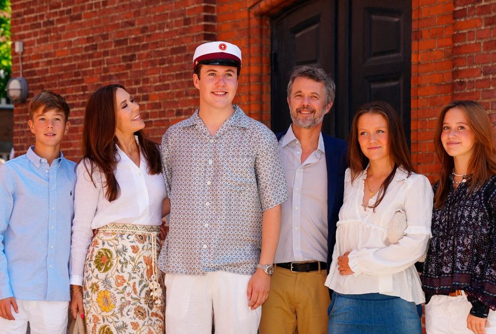 Kronprinz Christian: Familienbesuch nach letzter Abiturprüfung
