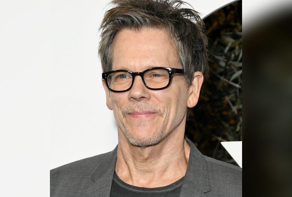 Kevin Bacon: Halbnackter Gruß zum Geburtstag