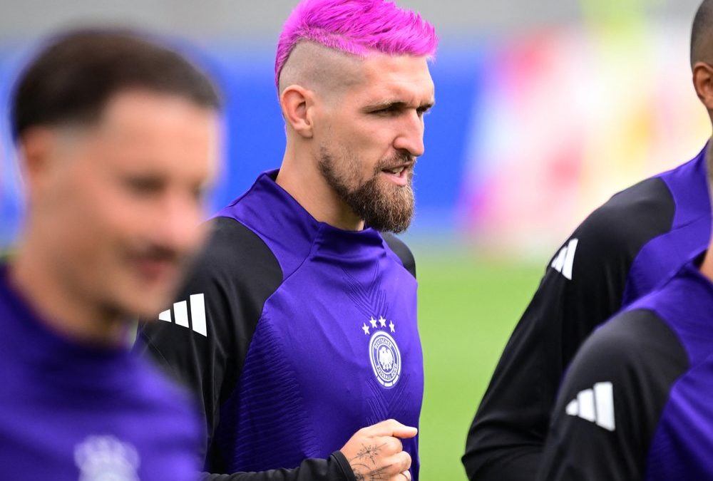 Für das EM-Viertelfinale: Robert Andrich trägt jetzt pinke Haare