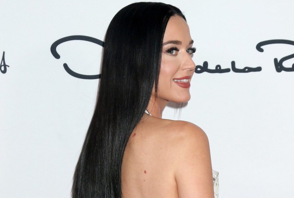 Fast nackt: So sexy feiert Katy Perry den US-Unabhängigkeitstag