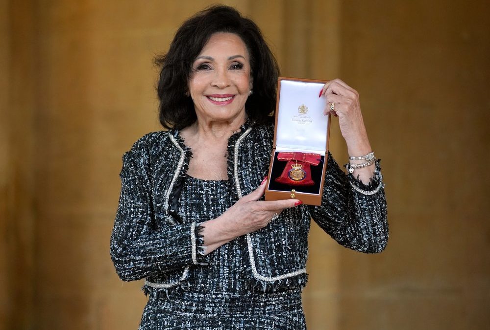 Shirley Bassey erhält besondere Auszeichnung von König Charles III.