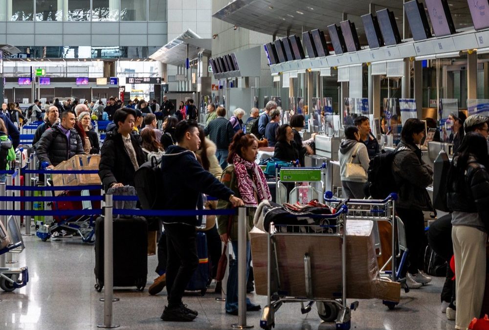 Check-in, Kontrolle, Gepäck: So verhält man sich am Flughafen richtig