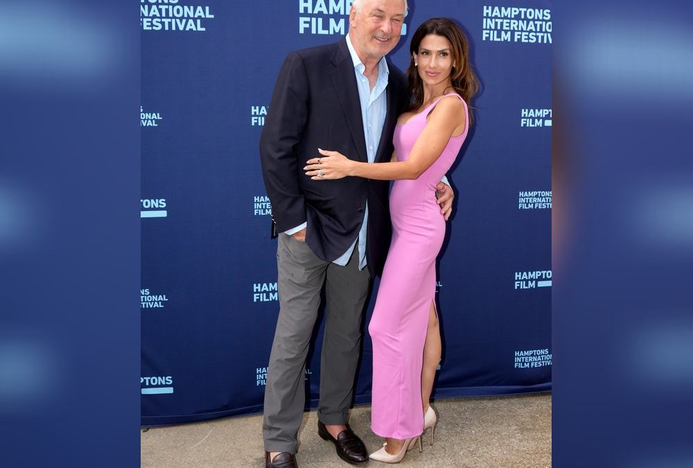 Prozess eingestellt: Alec Baldwin meldet sich auf rotem Teppich zurück
