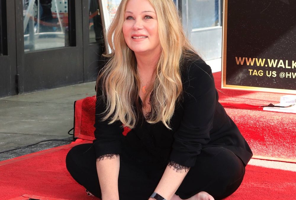 Christina Applegate enthüllt ihre „einzige Schönheitsoperation“