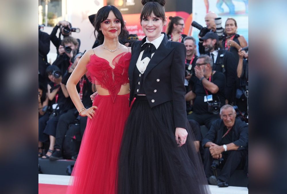Filmfest Venedig: Wow-Auftritt von „Wednesday“-Star Jenna Ortega