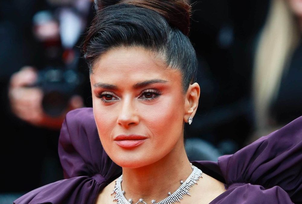 Salma Hayek feiert ihren 58. Geburtstag mit Bikini-Bildern