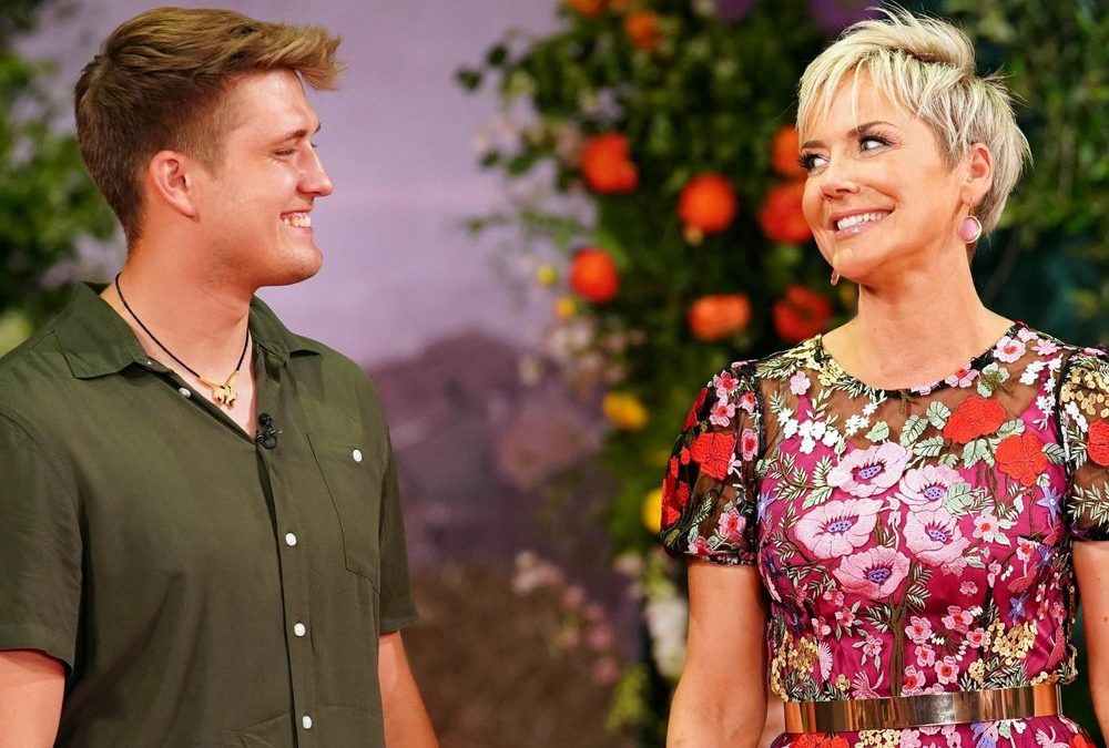 „Bauer sucht Frau“: Jubiläumsstaffel mit Notarzt beim Scheunenfest