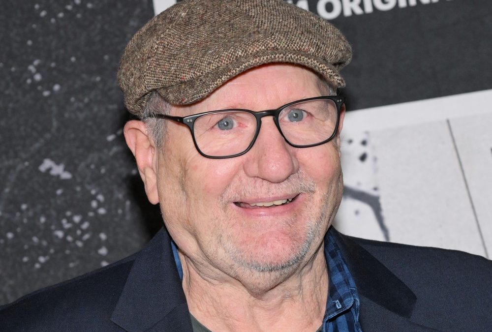 Mit vielen Superstars: Ed O’Neill hat einen neuen Job