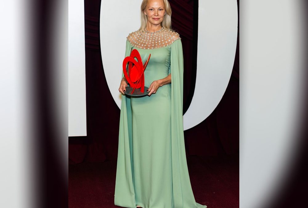 „Women of the Year“: Pamela Anderson begeistert mit natürlichem Look