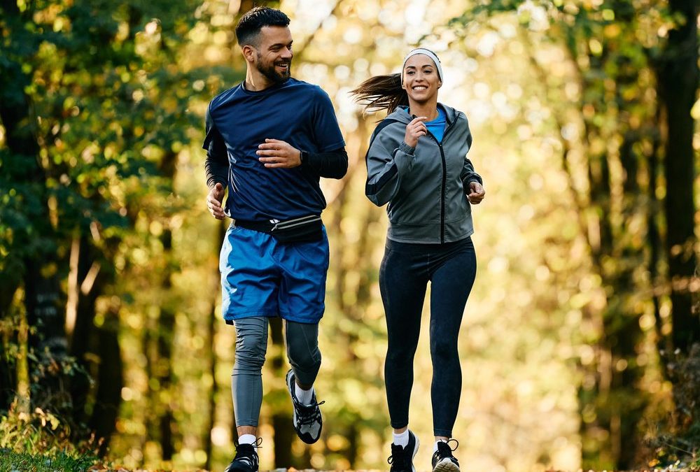 Sportlich fit im Herbst: Das sollte man beachten