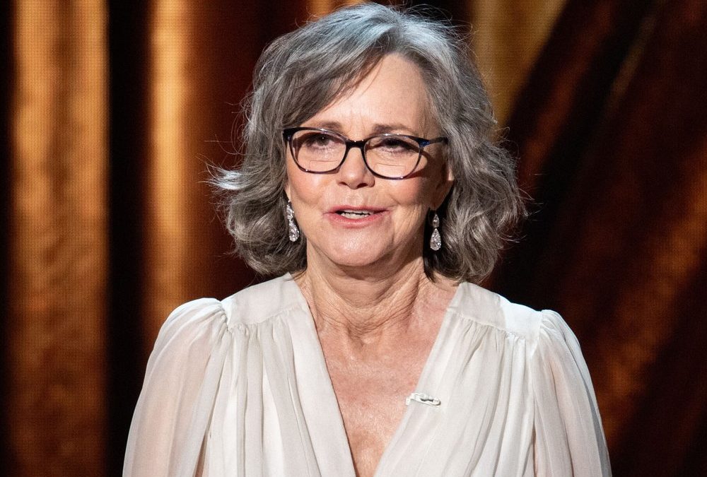 Sally Field spricht über illegale Abtreibung mit 17