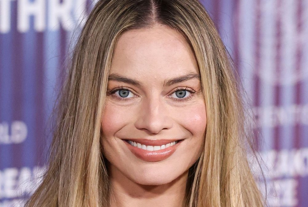 Schwangere Margot Robbie bereitet sich auf die Geburt vor