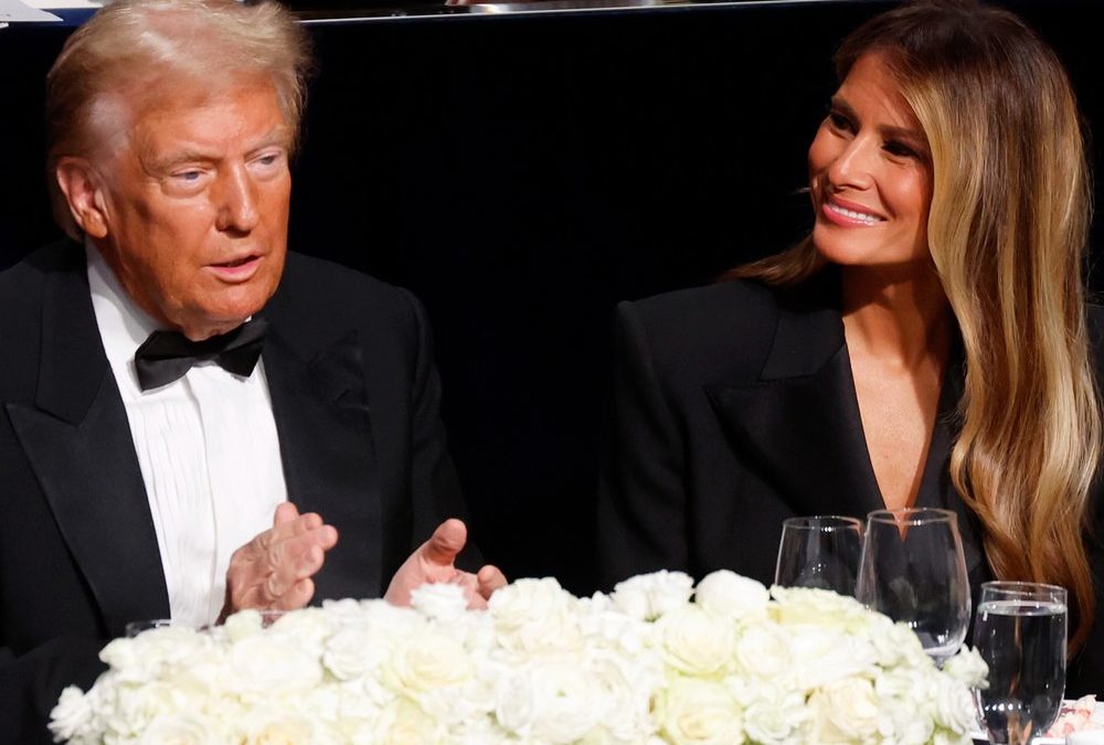Selten zu sehen: Melania Trump zeigt sich mit Donald und einem Lächeln