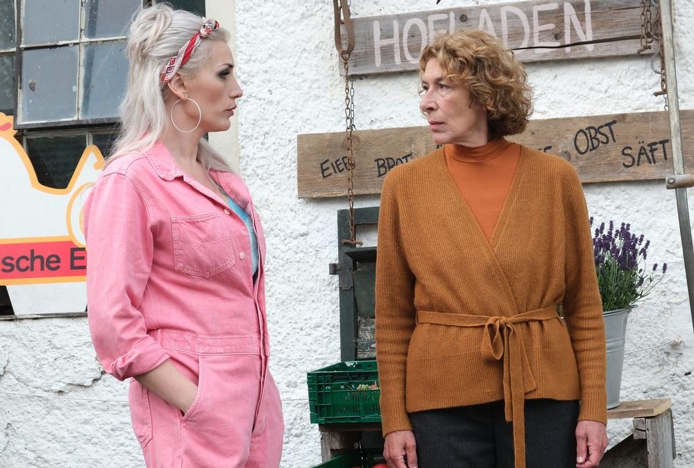 „Ungeschminkt“ mit Adele Neuhauser: Gänsehaut-Film über das Transsein