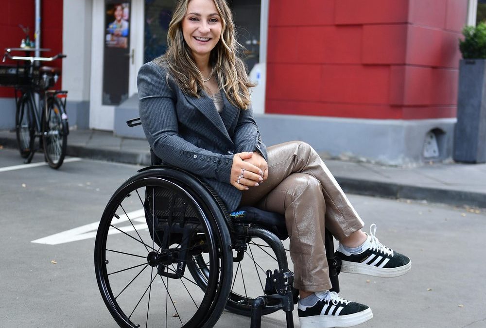 Kristina Vogel besucht „Unter uns“ für guten Zweck