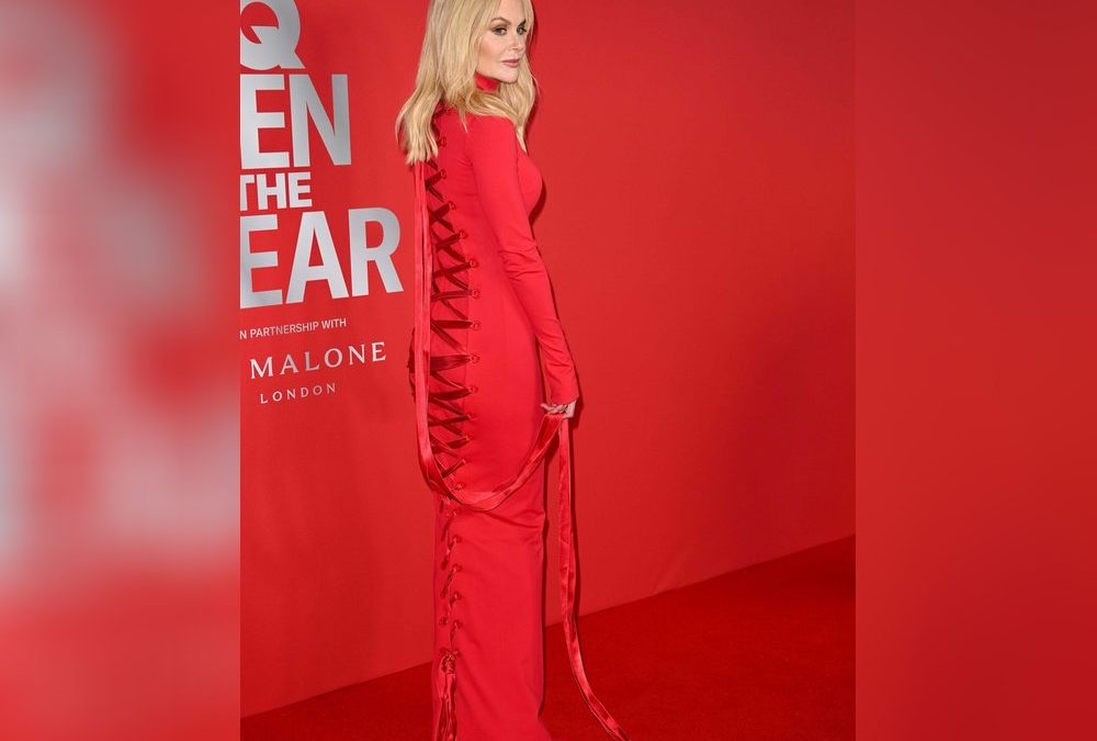 Sexy Schnürdesign: Nicole Kidman begeistert in roter Traumrobe